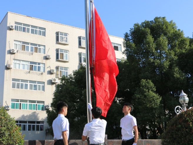 湖北省工業(yè)建筑學校第二十六屆秋季田徑運動會盛大開幕(圖5)