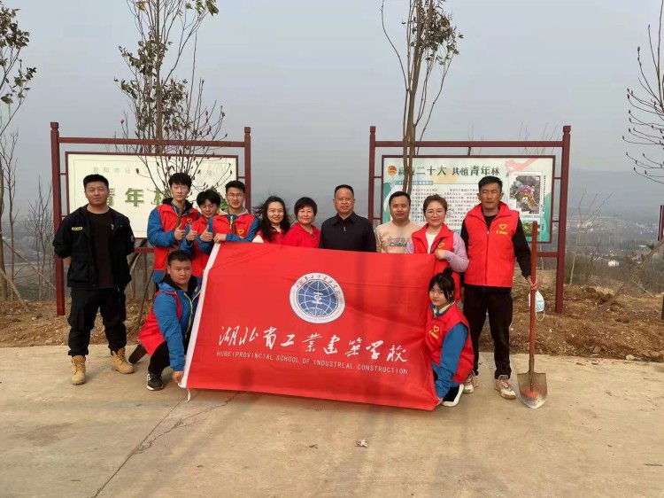  黨建帶團(tuán)建——3月“公益植樹”主題黨日和主題團(tuán)日活動(圖4)