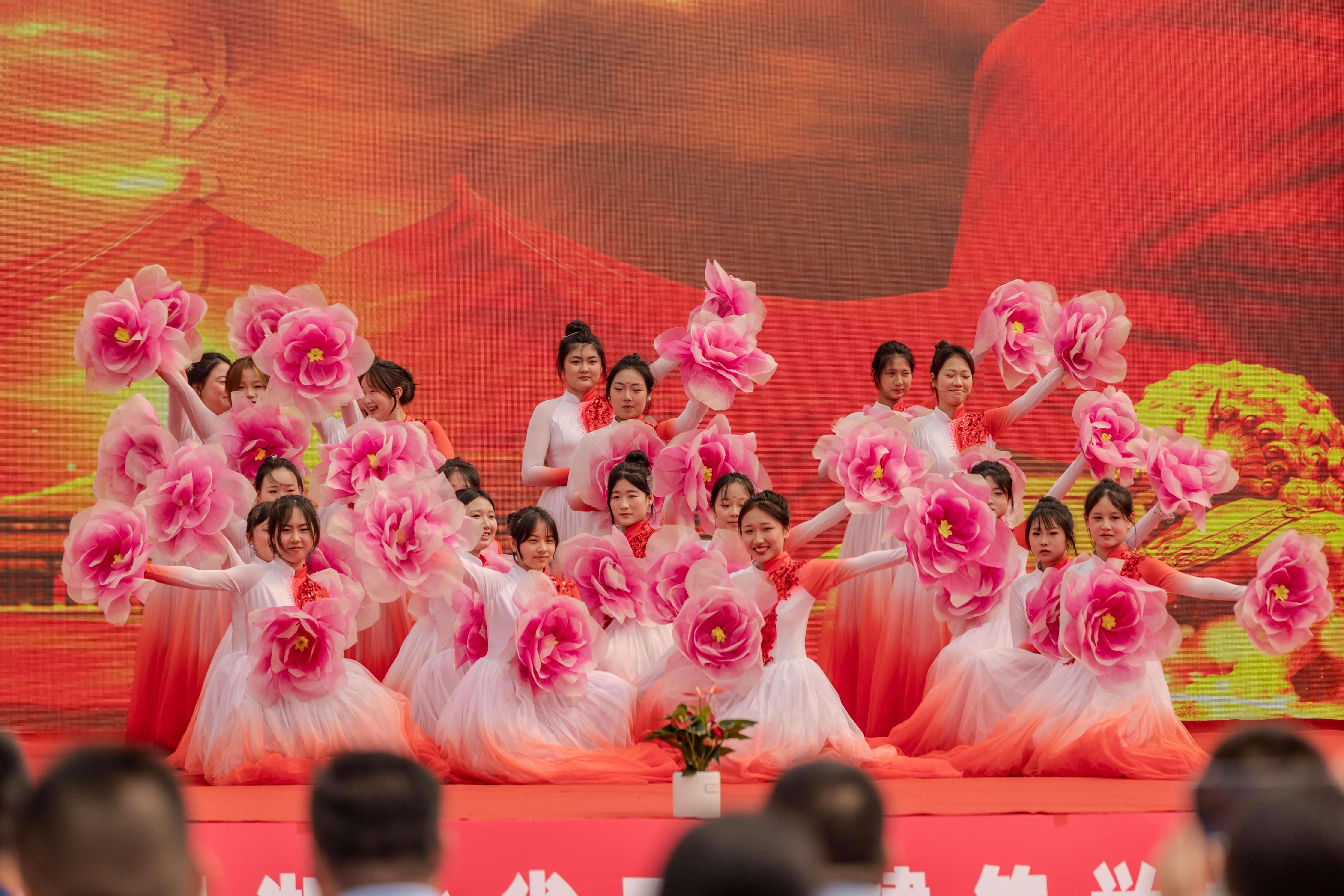 “五十春秋育英才 再起征程創(chuàng)未來”學校建校50周年慶典活動成功舉辦(圖8)