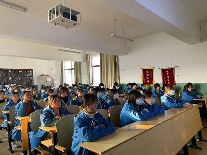 豆蔻梢頭二月初———記湖北省工業(yè)建筑學(xué)校女生心理健康教育專題講座(圖6)
