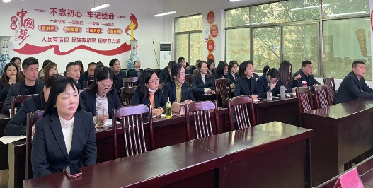 湖北省工業(yè)建筑學(xué)校八屆職工代表專題會議2021年12月18日上午在綜合樓311會議室舉行！(圖2)